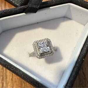 Sterling Silver 925 with moissanite stones Elegant Halo Ring, size 8